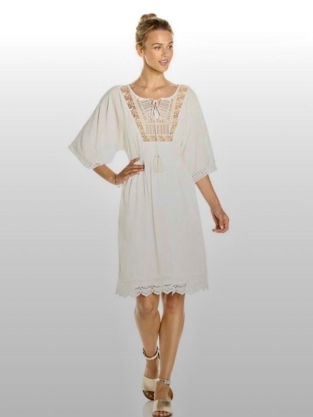 NWOT Ella Moon Everlie Embroidered White Boho Dress M Kimono Sleeve Tassel